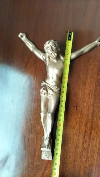 Cristo de arcilla o similar