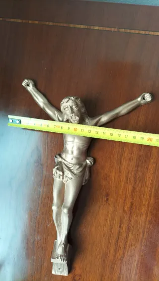 Cristo de arcilla o similar