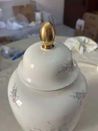 Vaso in ceramica con fiori