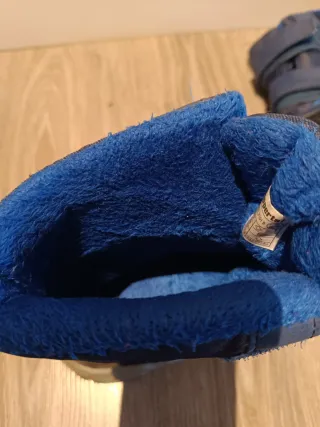 Botas de nieve azules para niños