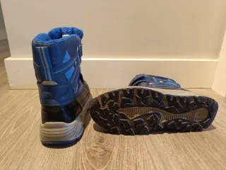 Botas de nieve azules para niños