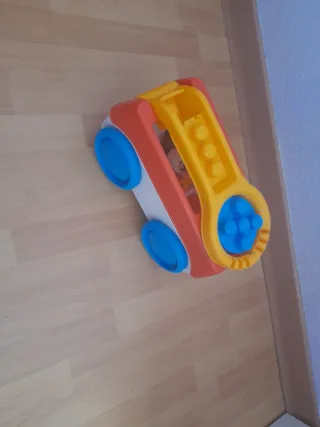 Carretto di giocattoli con animali