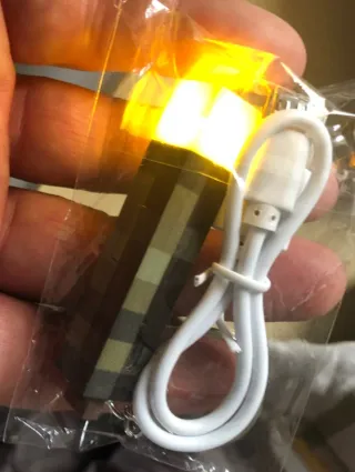 Torcia Minecraft con cavo USB