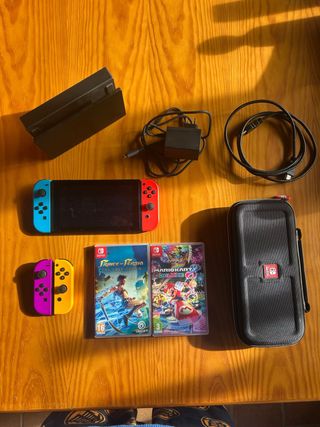 Nintendo Switch + Giochi e Accessori Anno 2024