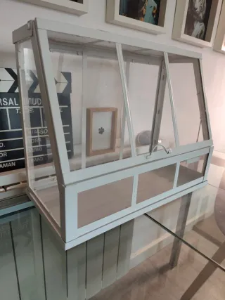 Mini invernadero blanco