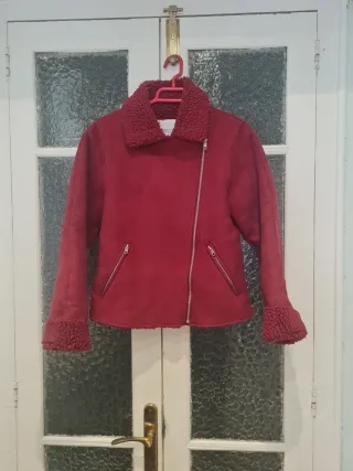 Chaqueta roja con borreguito