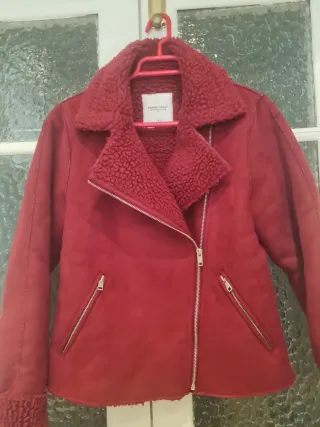 Chaqueta roja con borreguito