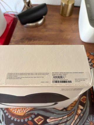 AirPods Max Apple Grigio Siderale preferenza in mano