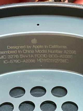 AirPods Max Apple Grigio Siderale preferenza in mano