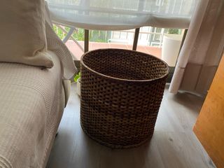 Macetas grandes mimbre y plástico