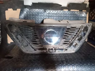 Rejilla Delantera Nissan Qashqai 2020