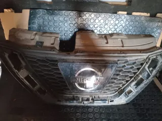 Rejilla Delantera Nissan Qashqai 2020