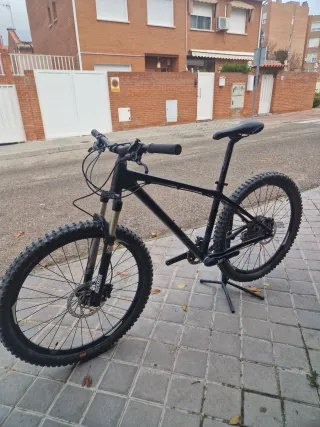 Bicicleta Montagna Giant Talon