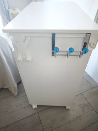 Cómoda con bañera para bebes.MARCA TRAMA.