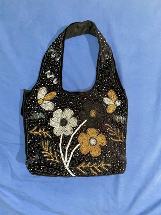 Borsa velluto nera ricamata fiori