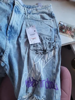 Pantalón Bershka Talla 46 Roto Graffiti