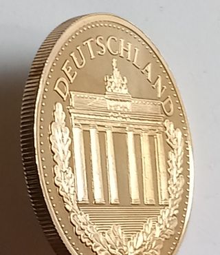 Moneda Conmemorativa muro de Berlín chapada en oro