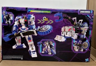 Transformers Legacy Metroplex Titan Class