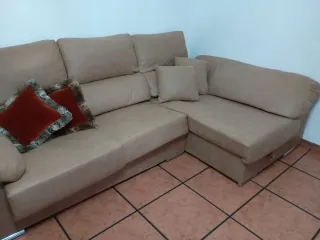 Sofá modular beige en buen estado