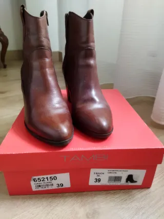 Botines de cuero marrones