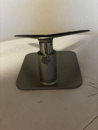 Soporte metálico ajustable para portátil