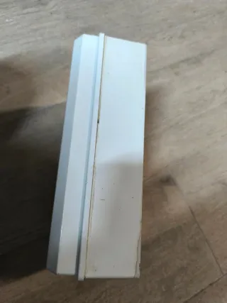 Caja eléctrica de superficie Sassin