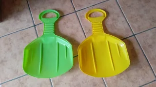 Palas trineo verde y amarilla