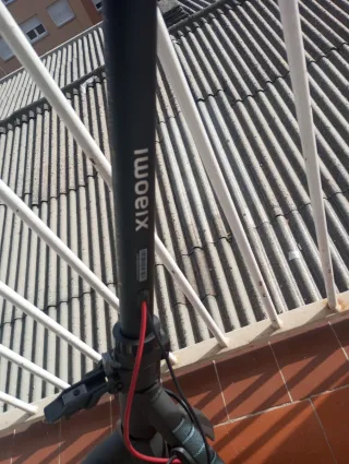 Patinete Eléctrico Negro tiene 6 meses