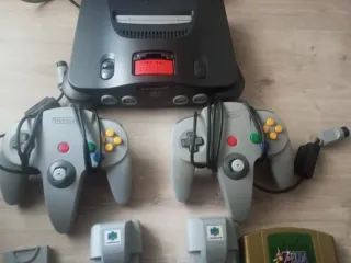 Console Nintendo 64 + 2 Controller + Giochi