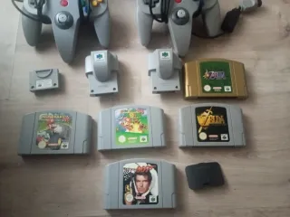 Console Nintendo 64 + 2 Controller + Giochi