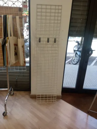 Reja expositora blanca 180x40