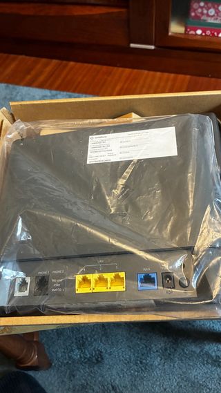 Router Huawei HG8240H + Router Vodafone H500s