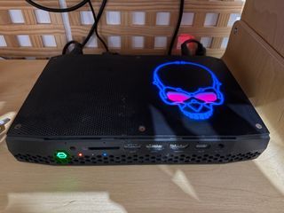 Intel NUC 8 Hades Canyon - Mini PC Gaming