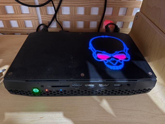 Intel NUC 8 Hades Canyon - Mini PC Gaming