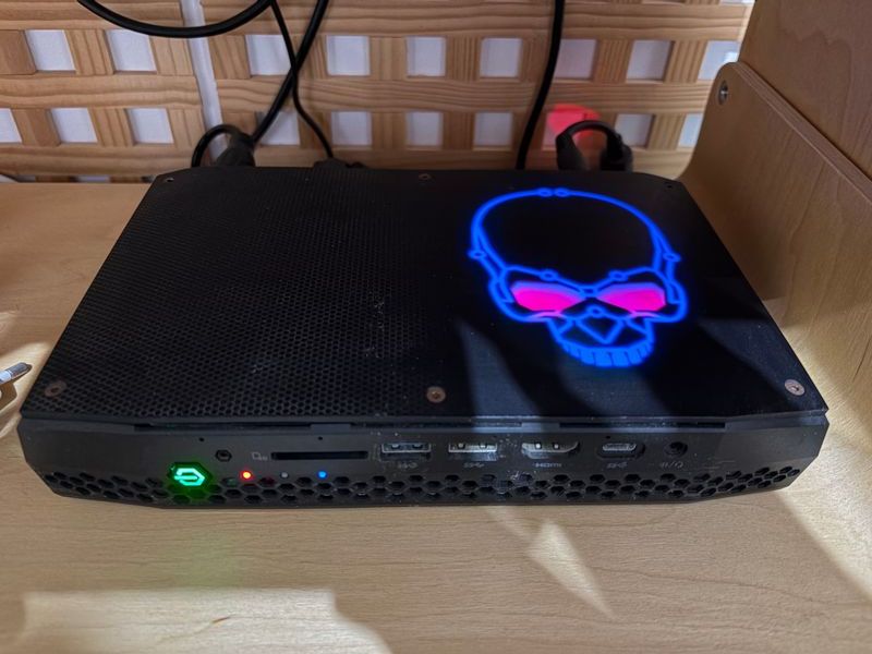Intel NUC 8 Hades Canyon - Mini PC Gaming