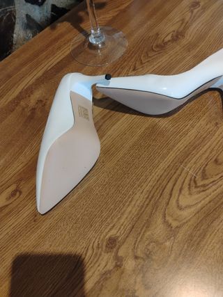 Zapatos de tacón blancos Mishka