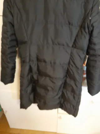 Abrigo plumífero Zara negro