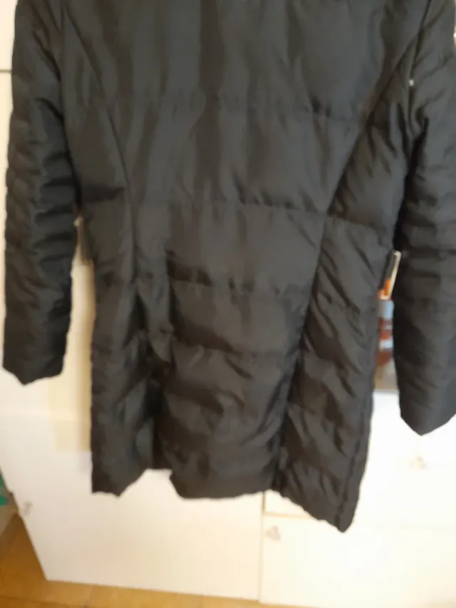 Abrigo plumífero Zara negro