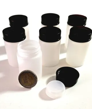 7 Botes pequeños para muestras