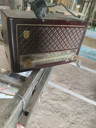 Radio Antigua Marrón con Dial