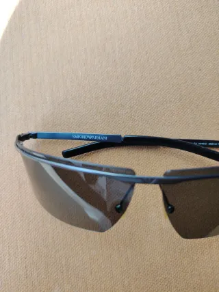 Gafas de sol Armani negras y plateadas