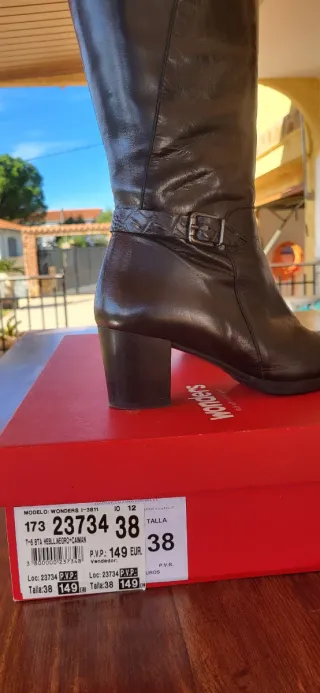 Botas altas de piel negras talla 38