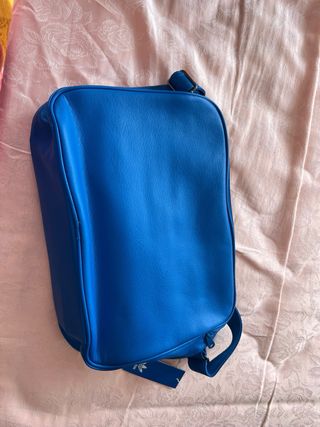 Bolsa Adidas Azul con etiqueta