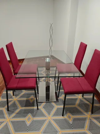 Mesa comedor cristal y 4 sillas