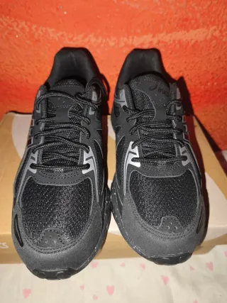 *nuevas* ASICS GEL-VENTURE 6 tallas 37.5