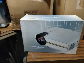 Proyector LED Blanco y Gris nuevo sin abrir