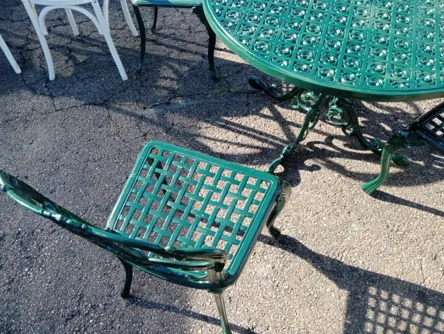 Conjunto mesa y sillas exterior fundición