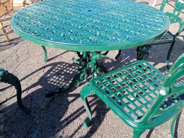 Conjunto mesa y sillas exterior fundición