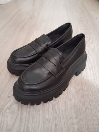 Zapatos negros Stradivarius plataforma