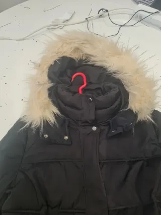 Chaqueta anorak negra con capucha